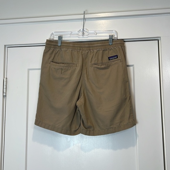 Patagonia men’s Tan Cargo Shorts size 32. - Picture 5 of 13